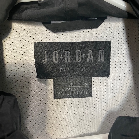 jordan windbreaker - Picture 4 of 4